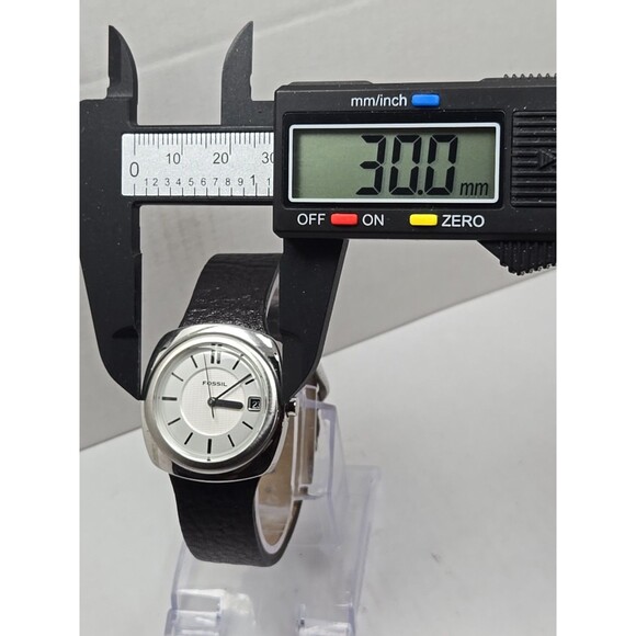 Fossil F2 Womens Cushion Silver Tone Date Watch Black Leather Strap New Battery - Picture 5 of 12